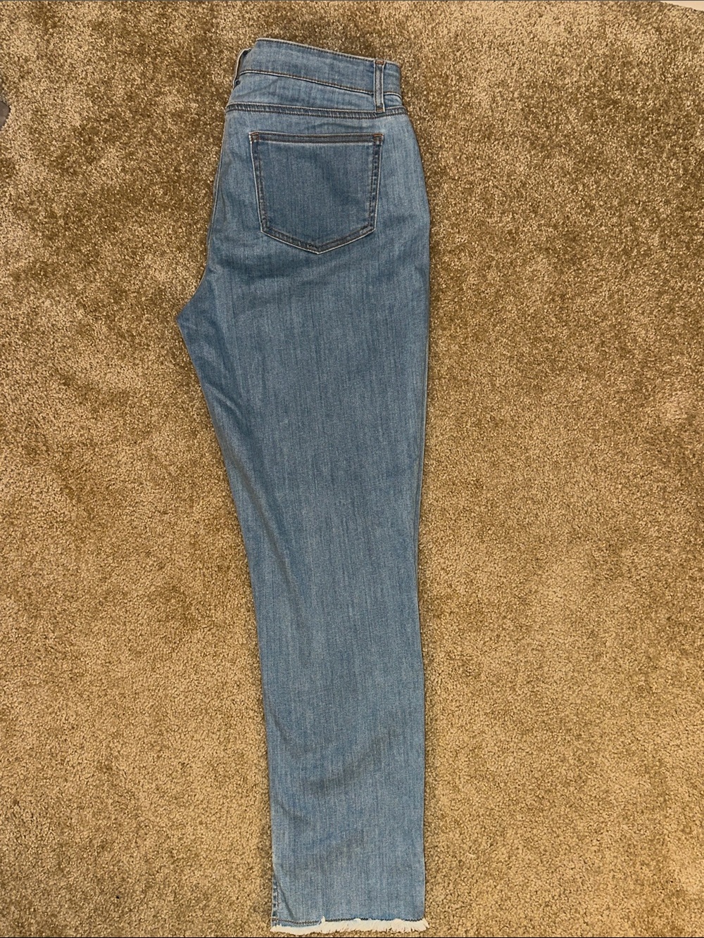 Eileen Fisher Mid-Blue Cropped Frayed Hem  Ankle Jeans